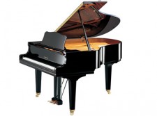 Piano queue noir brillant 1m 73 yamaha gc2pe