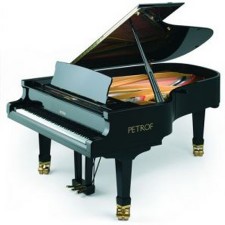 piano queue Petrof P-210 passat